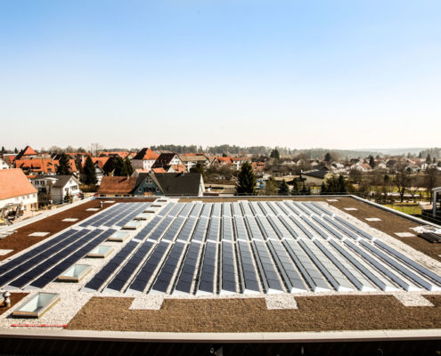 Photovoltaik Solaranlage – Die Sporthalle in Pfalzgrafenweiler erzeugt Solarstrom